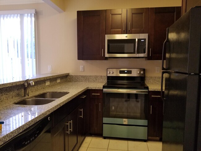 Foto del edificio - 2233 NW 161st Ave