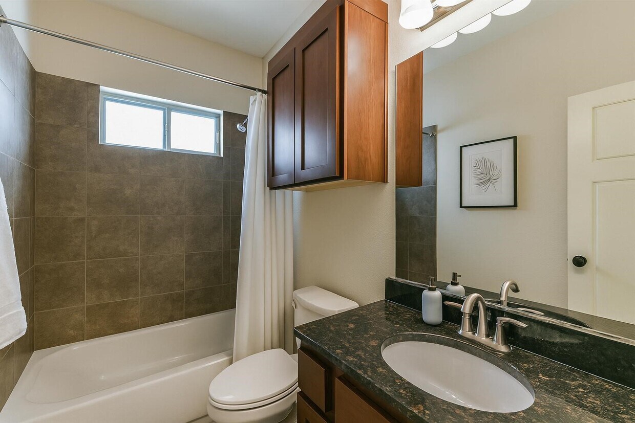 Foto principal - 5924 Petty St