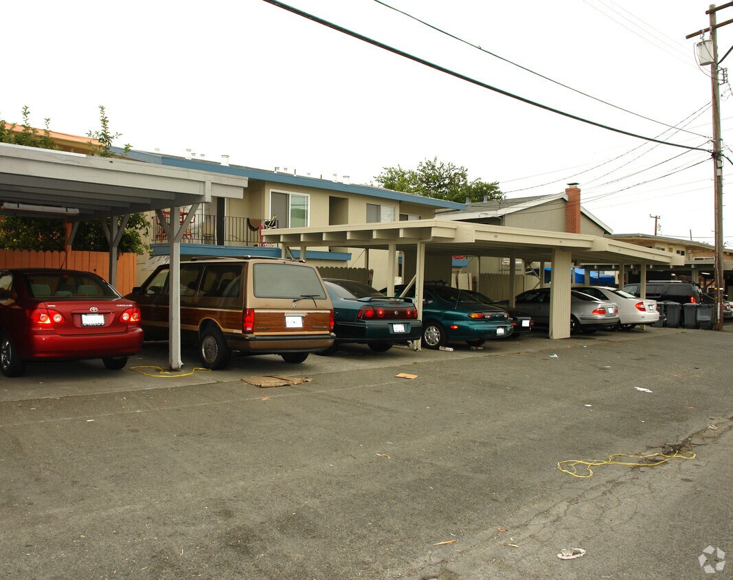 Primary Photo - 122-128 Westwood St