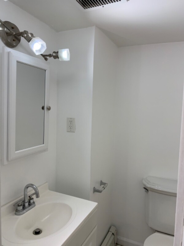 Building Photo - 286 Ely Ave