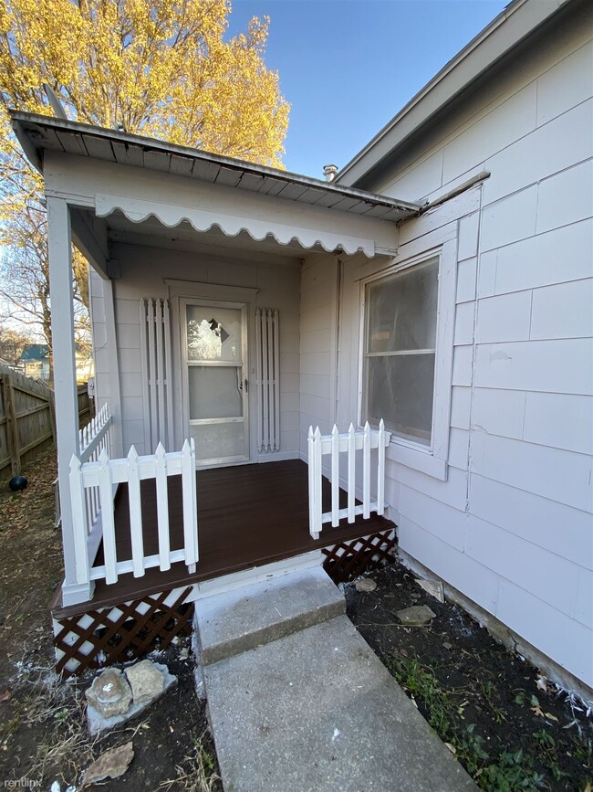 Building Photo - 2 br, 1 bath Duplex - 615 South Lowman Str...