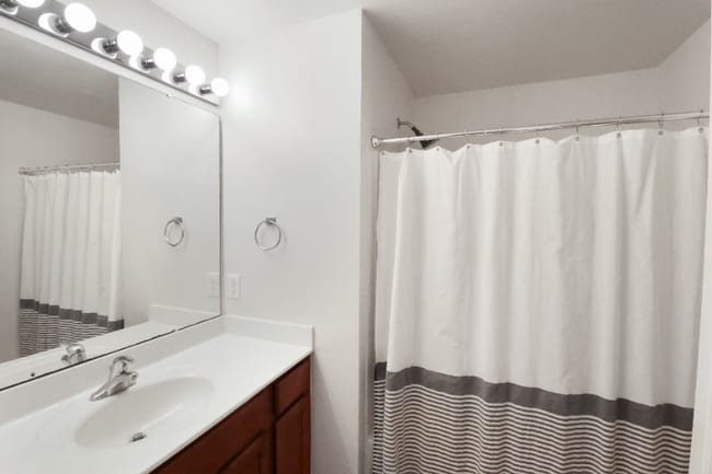 Photo - 100-100 Stratford Lakes Dr Townhome