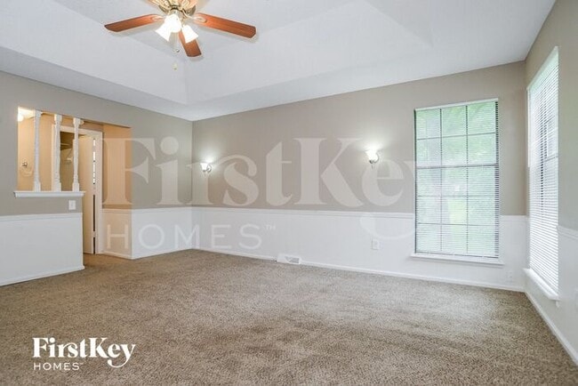 Building Photo - 12512 Silver Ln