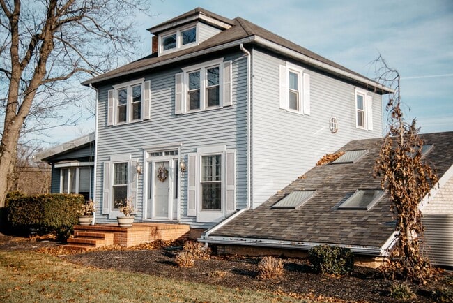 Building Photo - 4189 E Harrisburg Pike