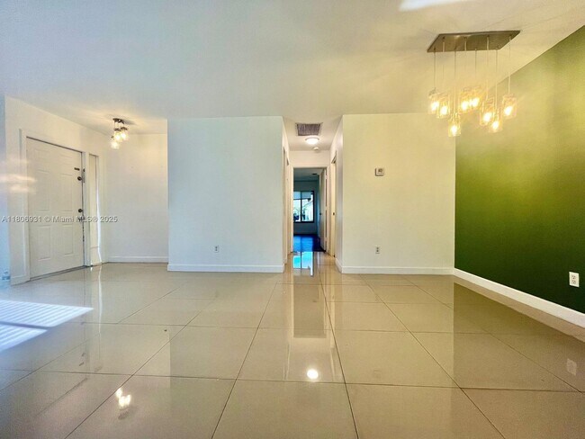 Foto del edificio - 9624 Golf State Park Way