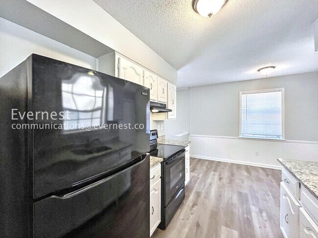 Foto del edificio - 3500 Panbrook Cove