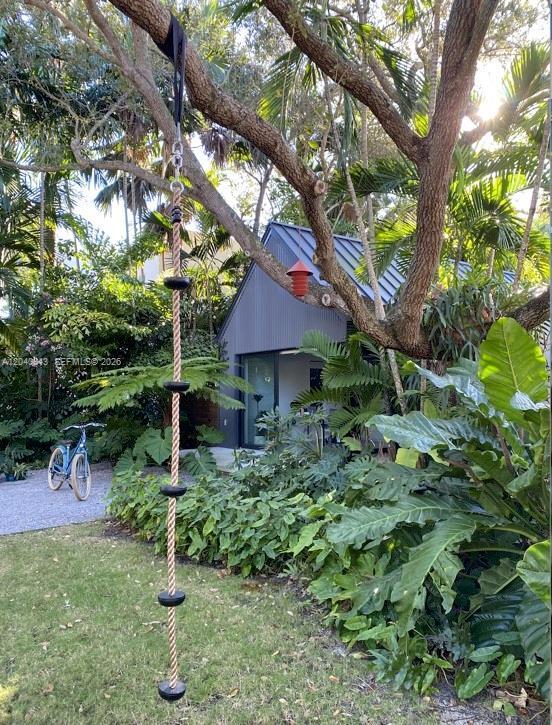 Building Photo - 7420 SW 53rd Pl