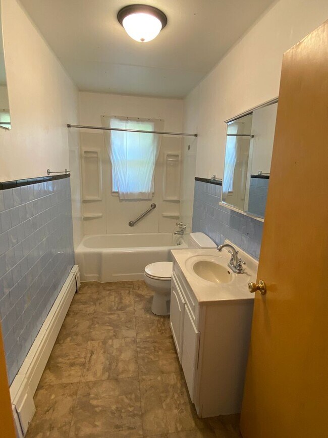 Foto del edificio - 106 8th St NW