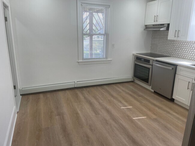 Building Photo - *205 Ives Street