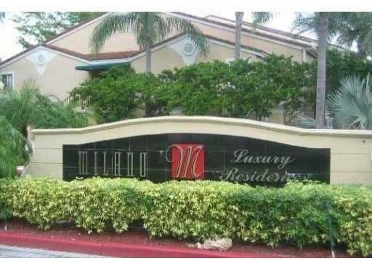 Foto principal - 1749 Village Blvd
