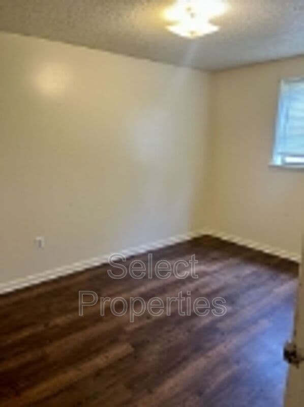 Building Photo - 2011 Stonemill Dr