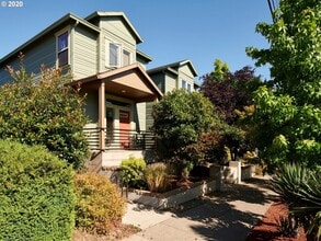 Building Photo - 5325 NE 33rd Ave