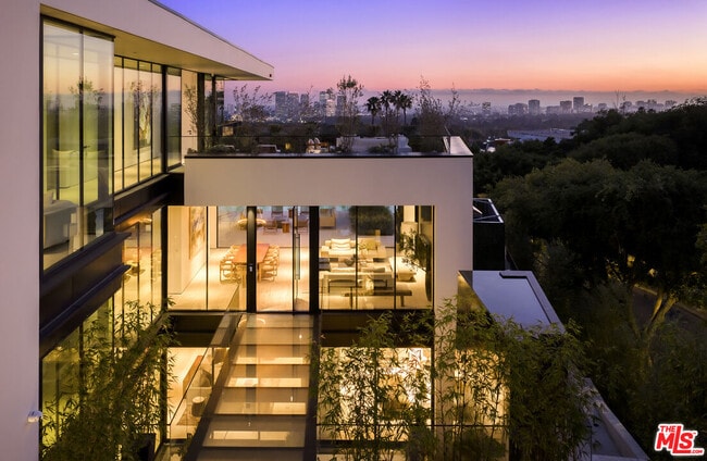 Building Photo - 1210 Laurel Way