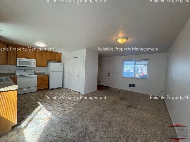 Building Photo - 3713 Deloy Dr