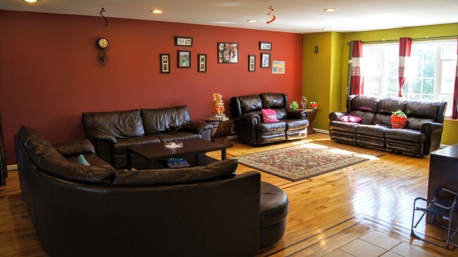 Living Area - 640 Riverside Ave