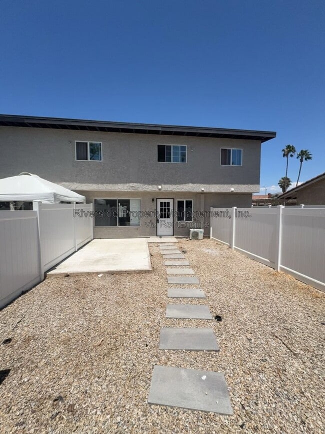 Building Photo - 23119 Donahue Ct