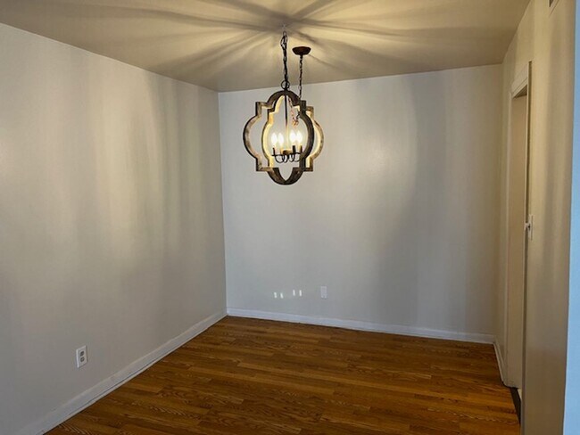 Building Photo - Knoxville 37919 - 1 bedroom condo in Chero...