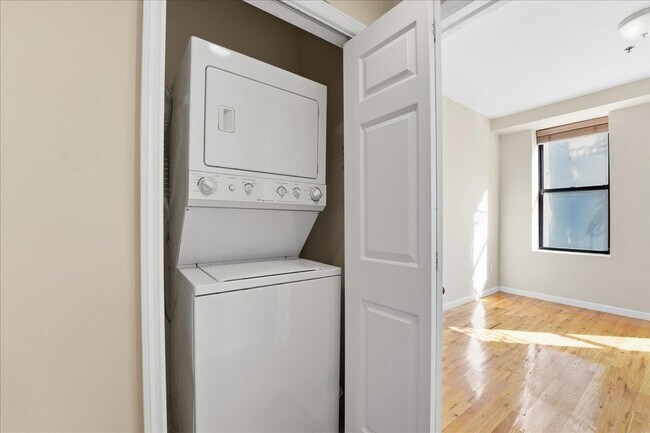 Foto del edificio - 129 Willow Ave