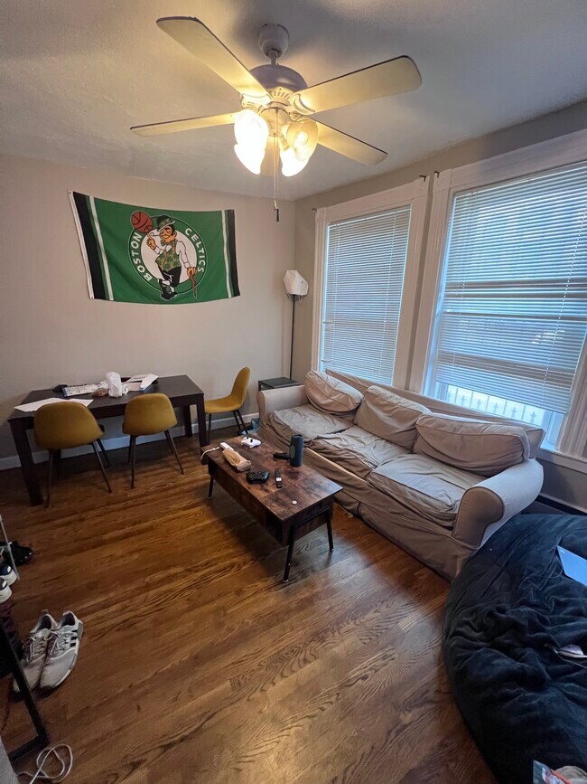 Foto del edificio - 586 Columbus Ave