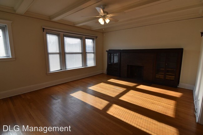 Foto del edificio - 3208 N Halsted St