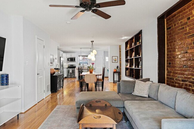 Photo - 136 Quincy Pl NE House