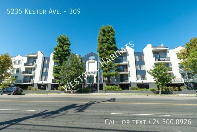 Building Photo - 5235 Kester - Gorgeous, fully renovated bu...