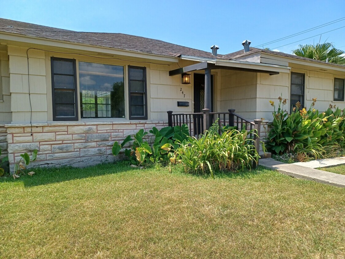 Primary Photo - 247 Ocean View Pl