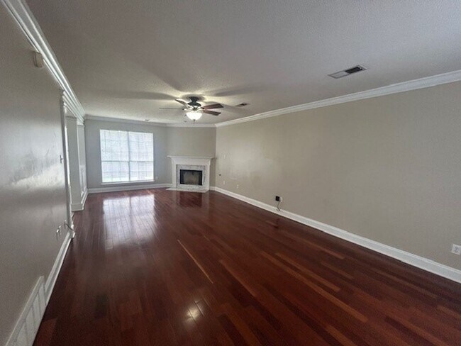 Foto del edificio - Overpark and Centerhill Schools; 4 BR