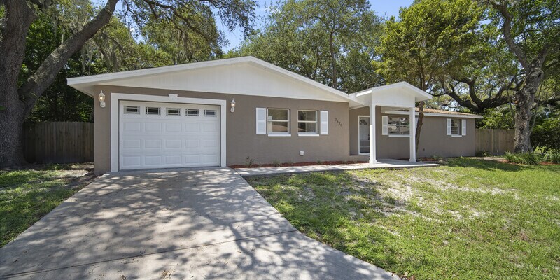 Primary Photo - 3420 W Van Buren Drive