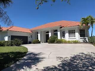 Foto del edificio - 4826 SW Lake Grove Cir