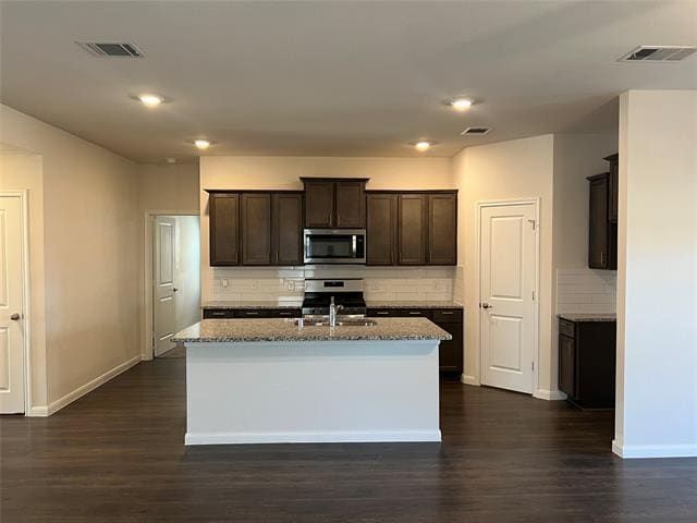 Building Photo - 602 Spur Ridge