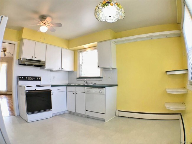 Foto del edificio - 4811 Briarwood Ave