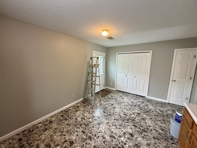 Foto del edificio - 115 Carey Ct