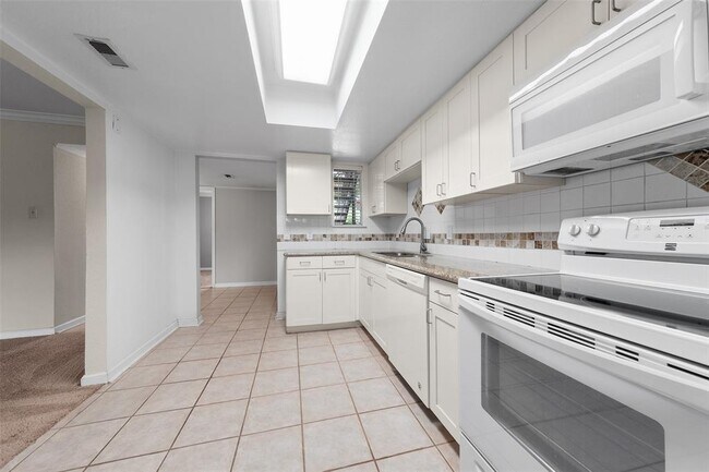 Building Photo - 5005 Georgi Ln