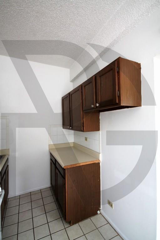 Building Photo - 0 bedroom in CHICAGO IL 60613