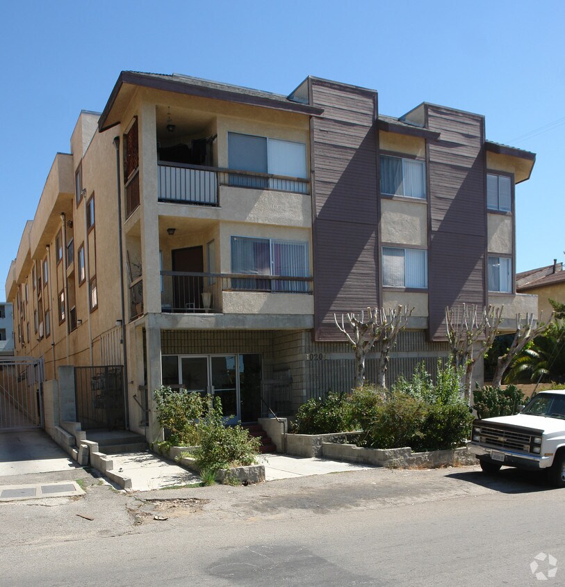 Foto del edificio - 10204 Samoa Ave