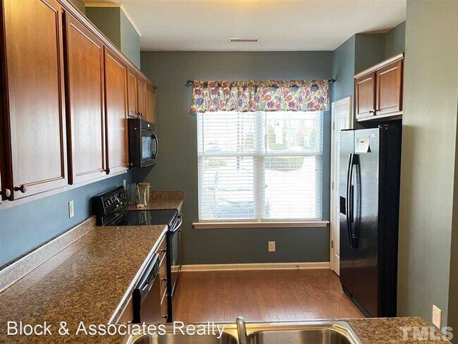 Building Photo - 2962 Berkeley Springs Pl