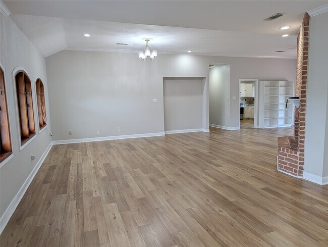 Building Photo - 6303 Lugary Dr