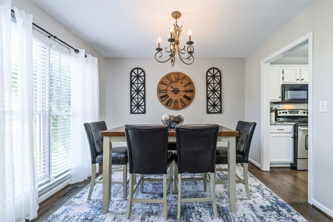 Foto del edificio - 13 Windfield Dr