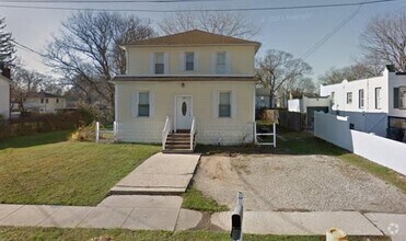 Building Photo - 741 Clocks Blvd