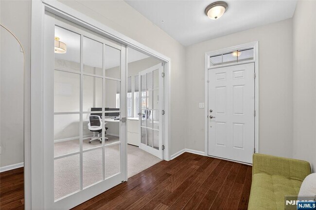 Foto del edificio - 56 Wesmont Drive