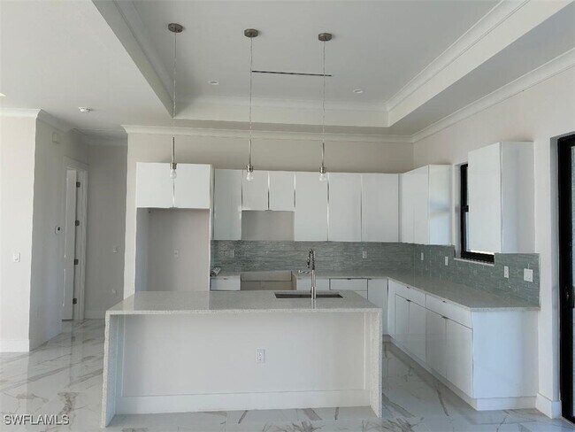 Foto del edificio - 1026 Chiquita Blvd N
