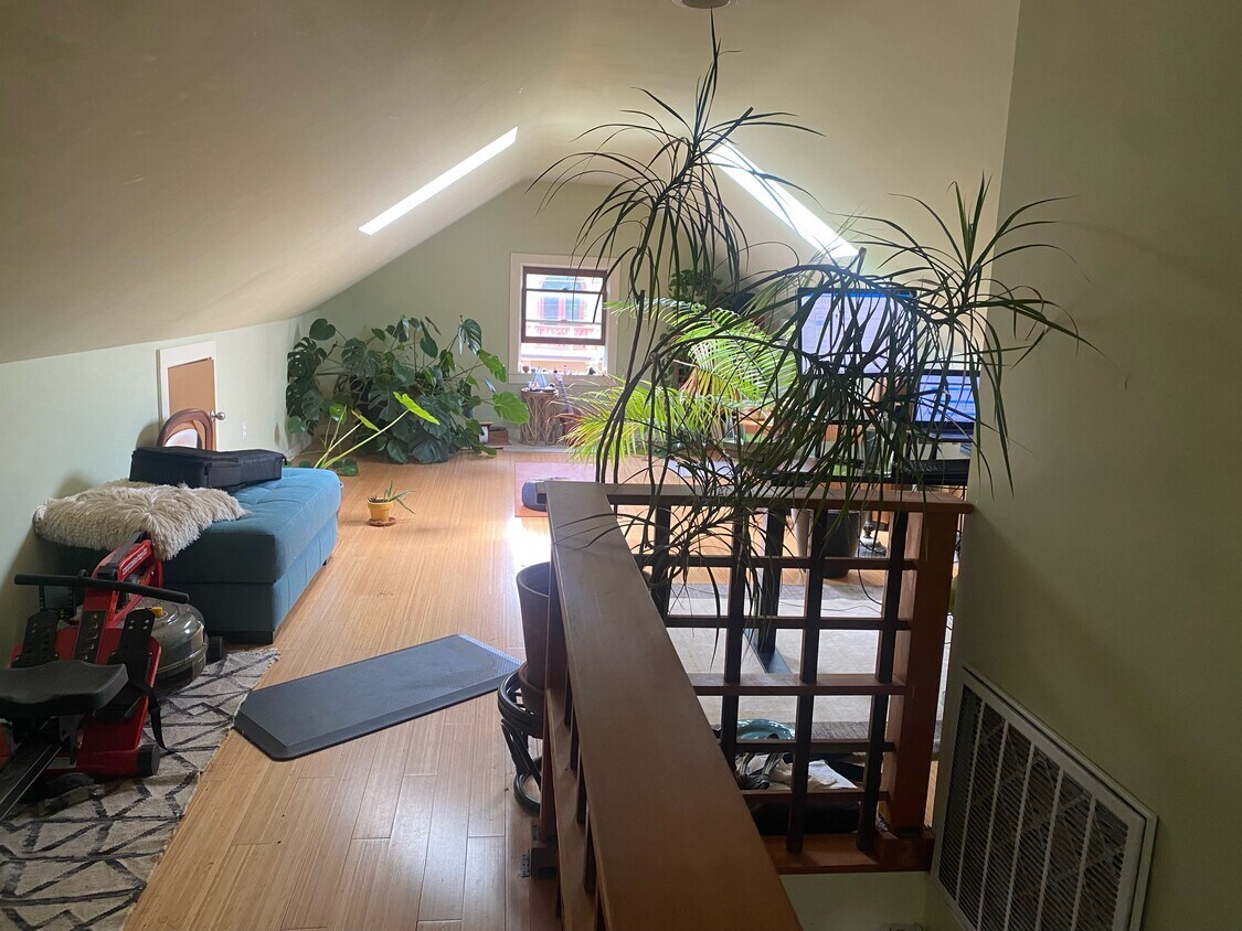 Foto principal - 4910 NE 28th Ave