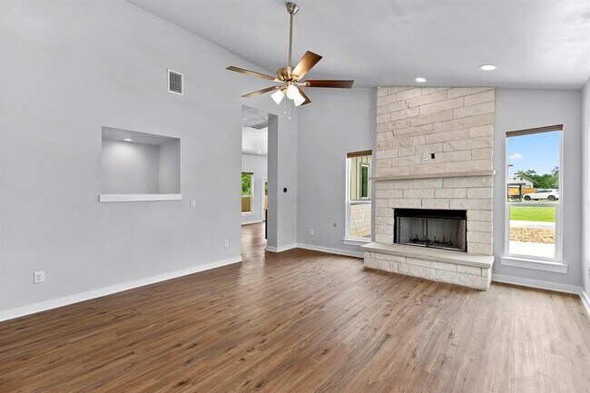 Building Photo - 100 Bryson Bend