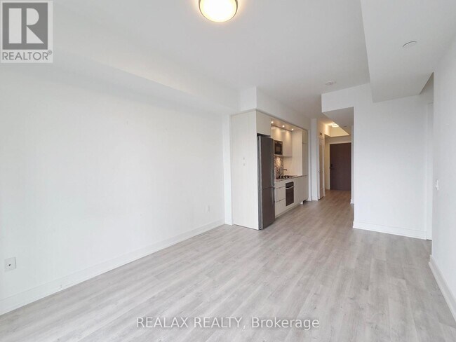 Photo du bâtiment - 30 Inn On The Pk Dr