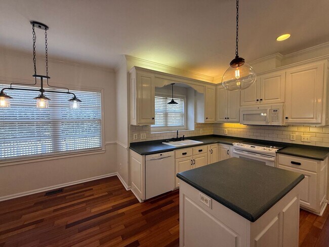 Foto del edificio - Spacious 3-Bedroom Home in Burbage Grant! "ASK ABOUT OUR ZERO DEPOSIT"