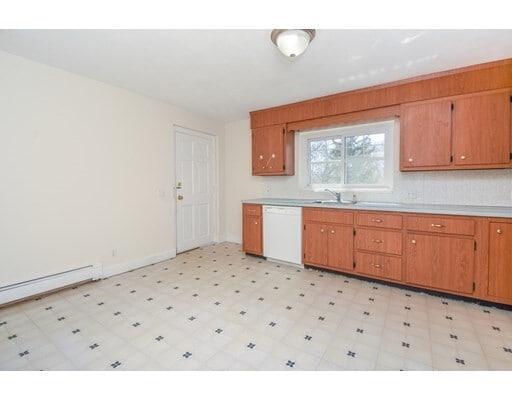 Building Photo - 129 Emerson Gardens