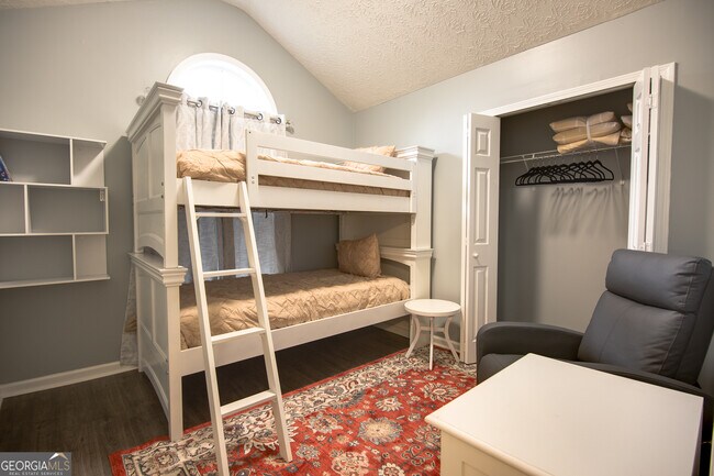 Foto del edificio - 7151 Springchase Way