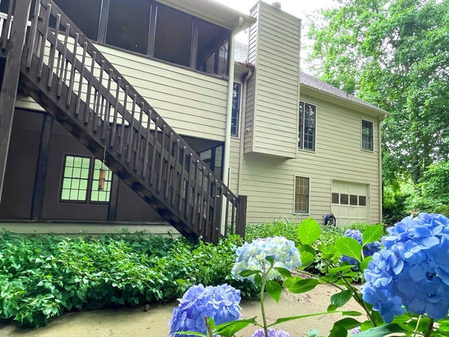 Building Photo - 1839 Danbury Ct