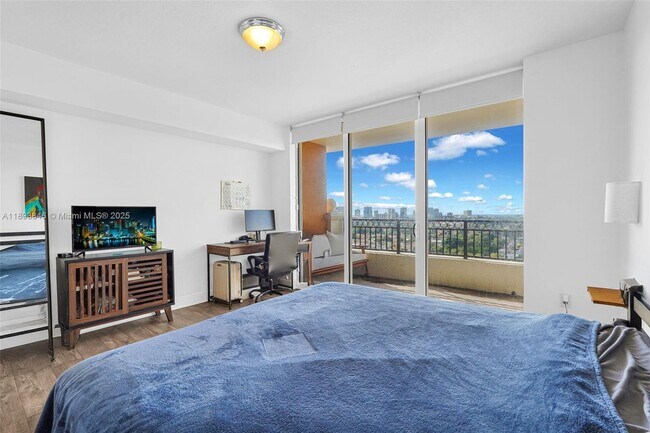 Foto del edificio - 3232 SW 22nd Terrace